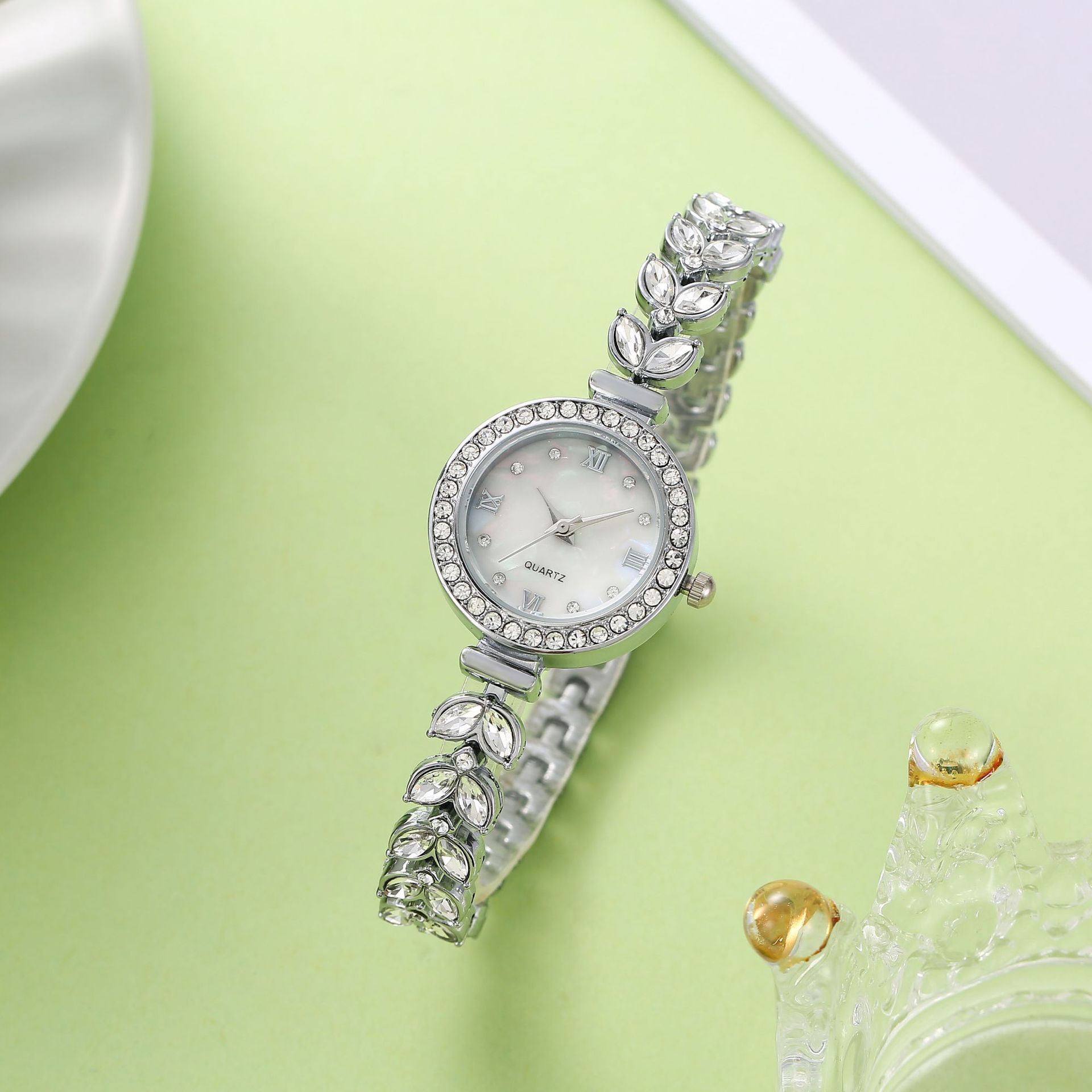 นาฬิกาข้อมือนางเงือก W75ของ Ut - Luxury Watch Group บทวิจารณ์และราคา
