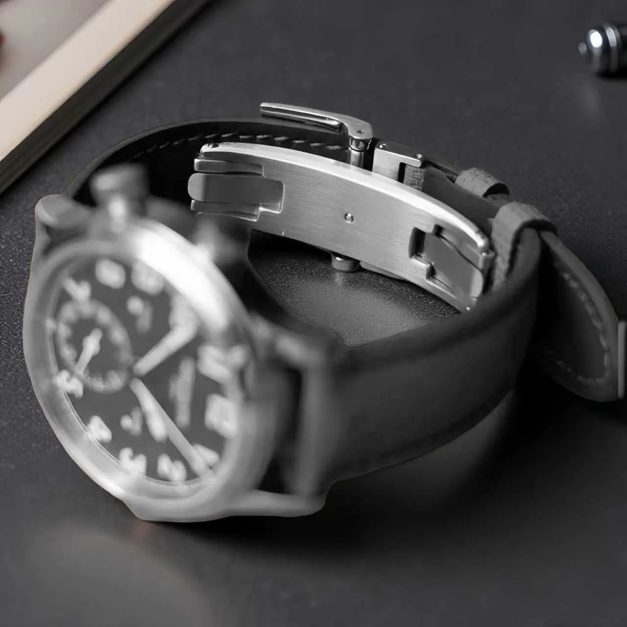 สายนาฬิกาแบบสปริงพร้อมตัวล็อคแ - Luxury Watch Cheap บทวิจารณ์และราคา